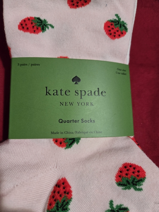 kate spade 3pk Pink Strawberry Pattern Quarter Socks NWT - Picture 2 of 3